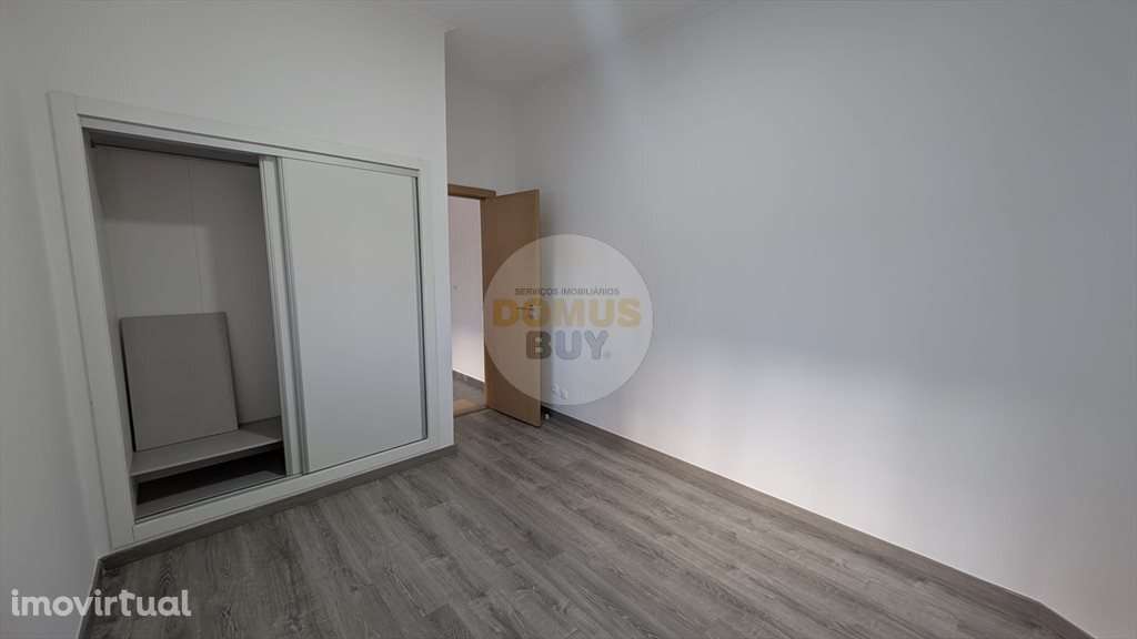 MORADIA TÉRREA T3 A ESTREAR | 2WCS  - BAIXA DA BANHEIRA - Grande imagem: 5/16