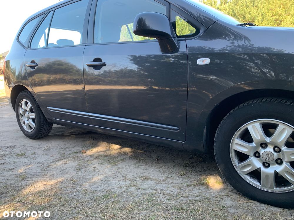 Kia Carens 2.0 CVVT LX - 3