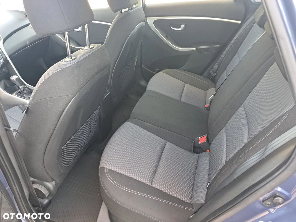 Hyundai i30 1.6 Comfort - 10