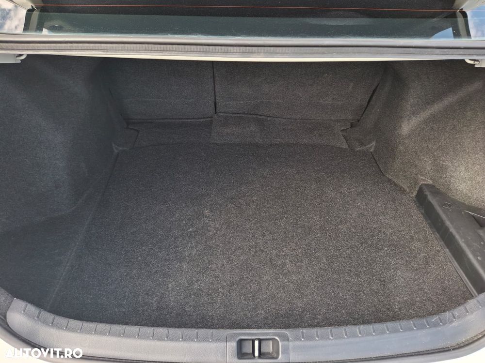 Toyota Corolla - 21