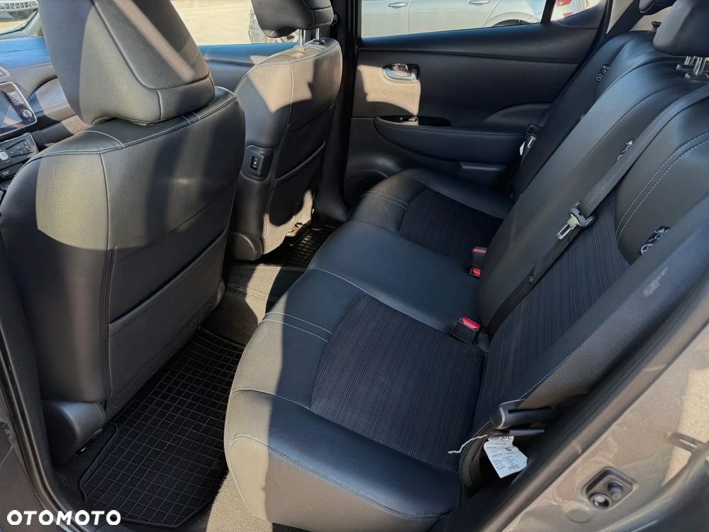 Nissan Leaf 40kWh N-Connecta - 9