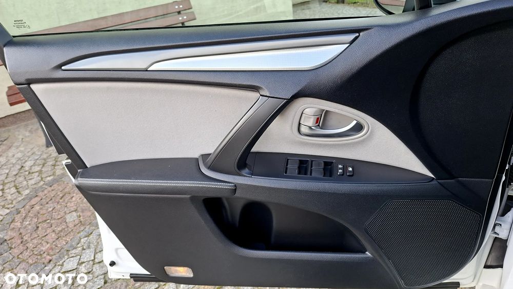 Toyota Avensis 2.0 D-4D Premium - 37