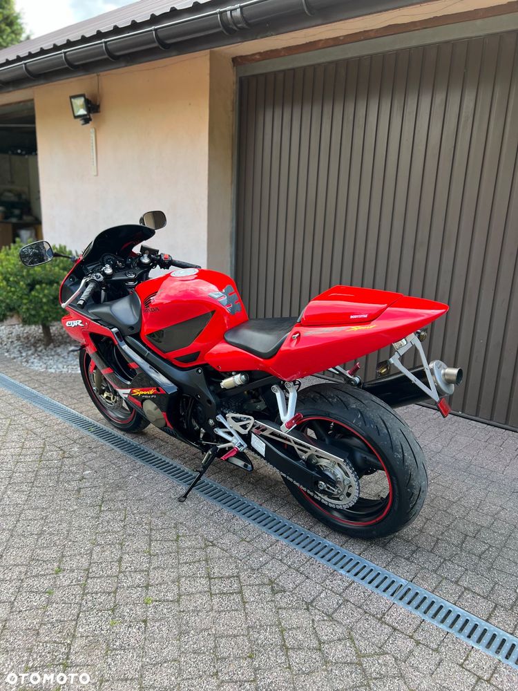 Honda CBR - 23