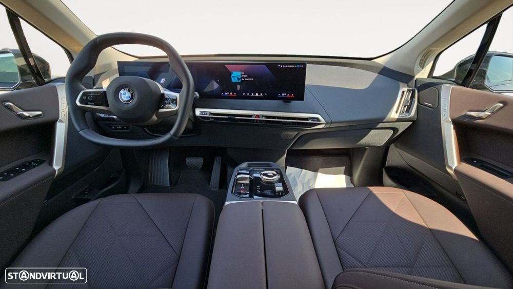 BMW iX xDrive 45 - 11