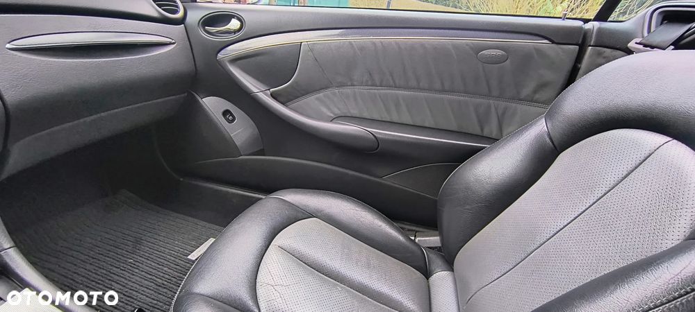 Mercedes-Benz CLK - 21