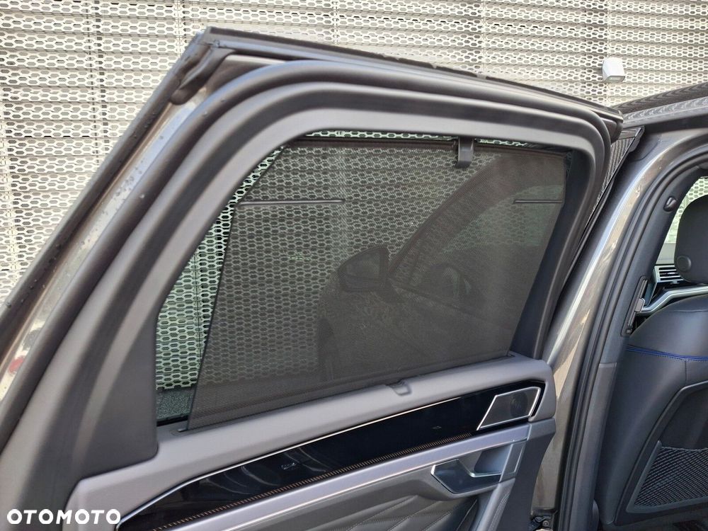 Volkswagen Touareg - 17