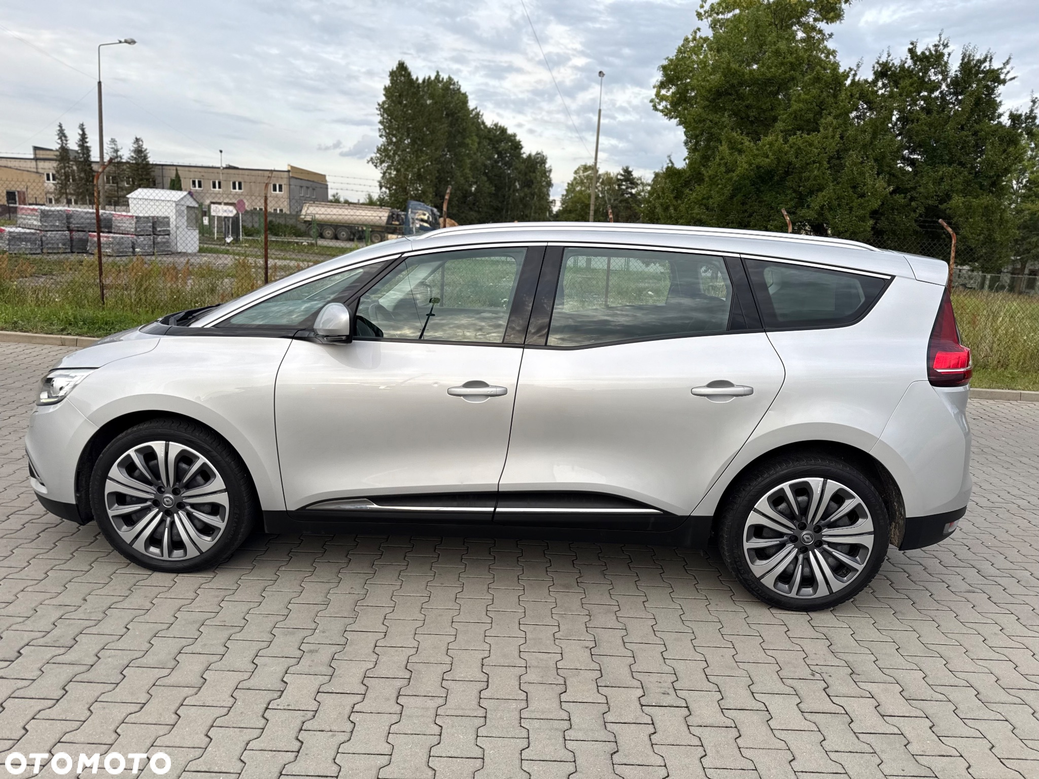Renault Grand Scenic ENERGY dCi 110 INTENS - 4