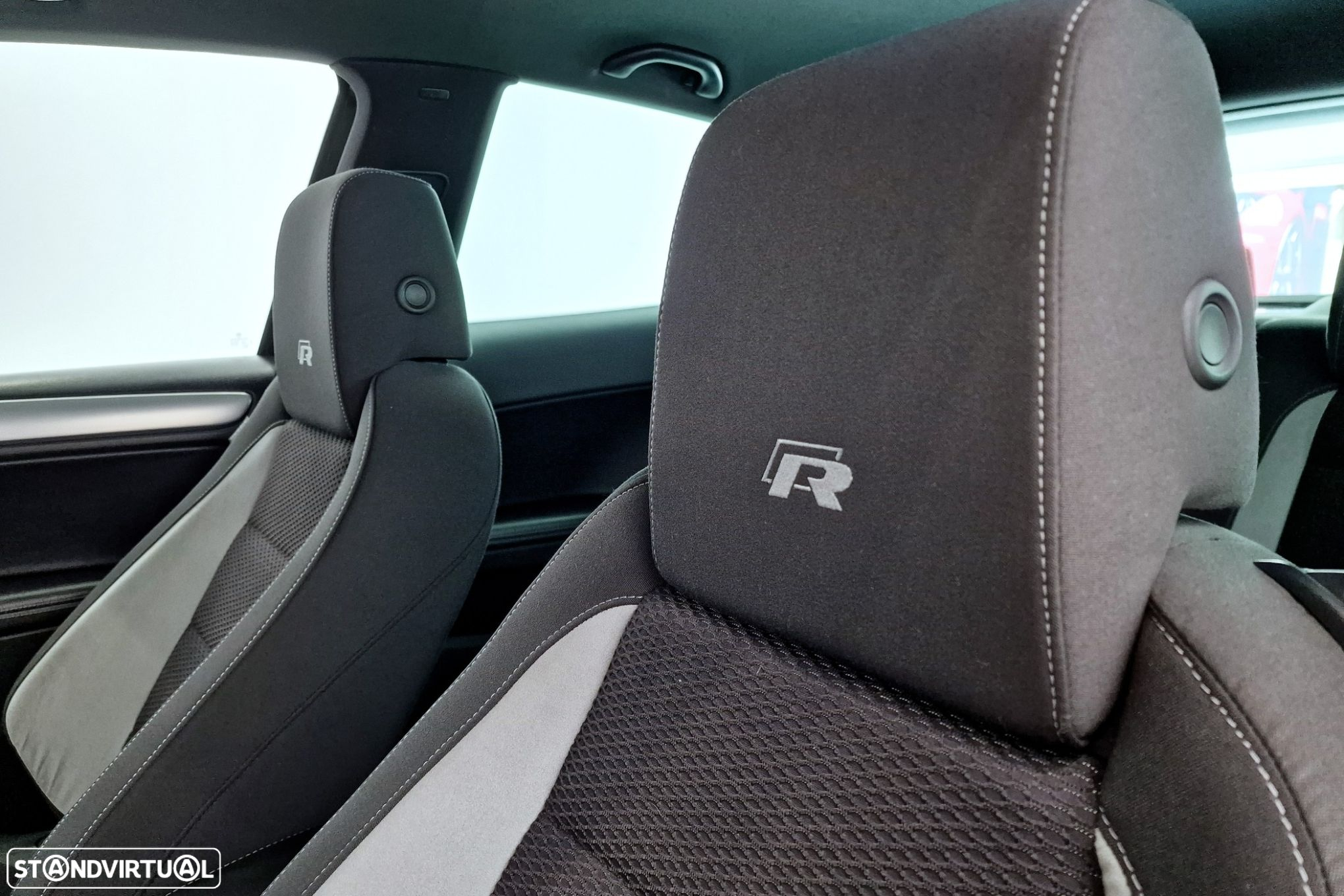 VW Golf 2.0 TSi R20 DSG - 20