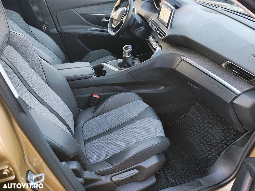 Peugeot 3008 PureTech 130 Stop & Start GPF Allure - 12