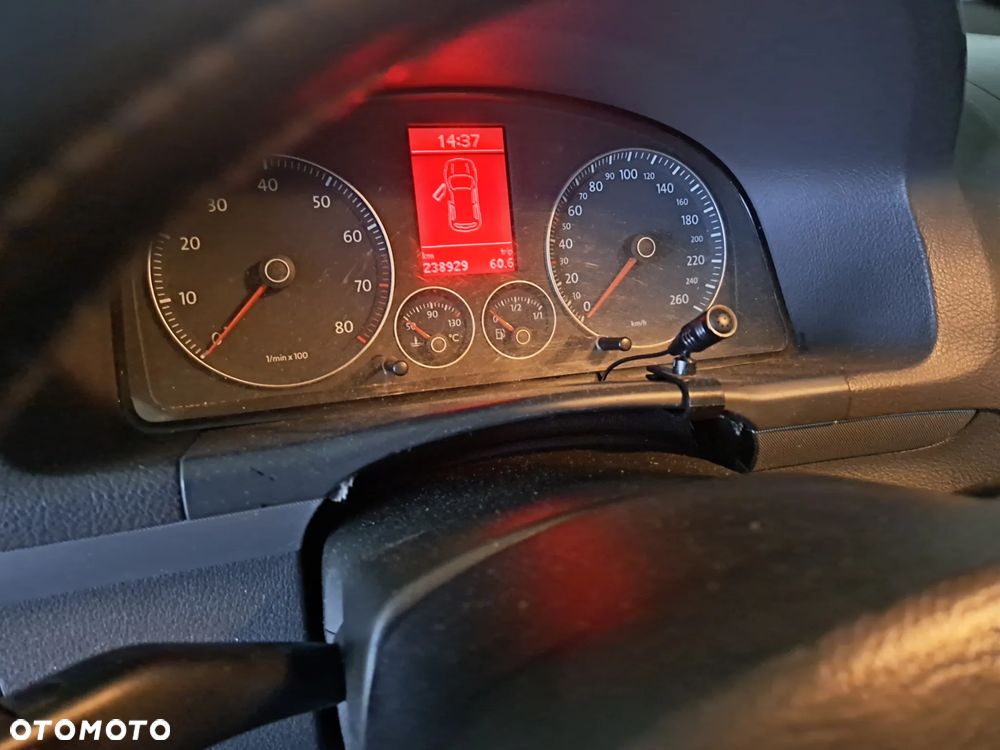 Volkswagen Touran 1.6 Basis - 13