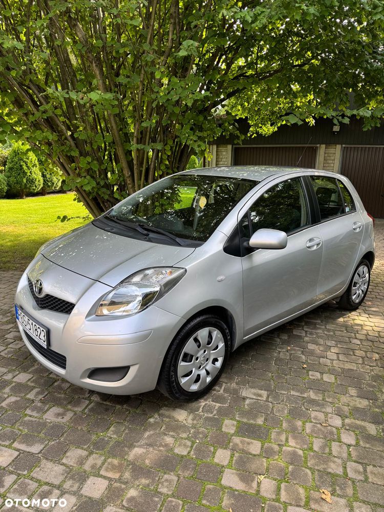 Toyota Yaris 2010 photo 3