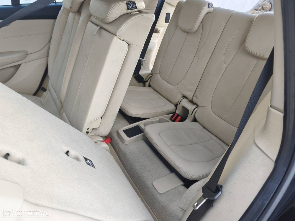 BMW 216 Gran Tourer d 7L Line Luxury - 26