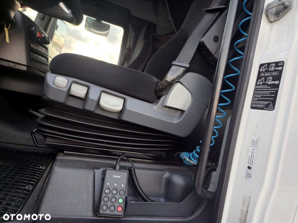 MAN TGX 18.440 + KAESSBOHRER MEGA - 23