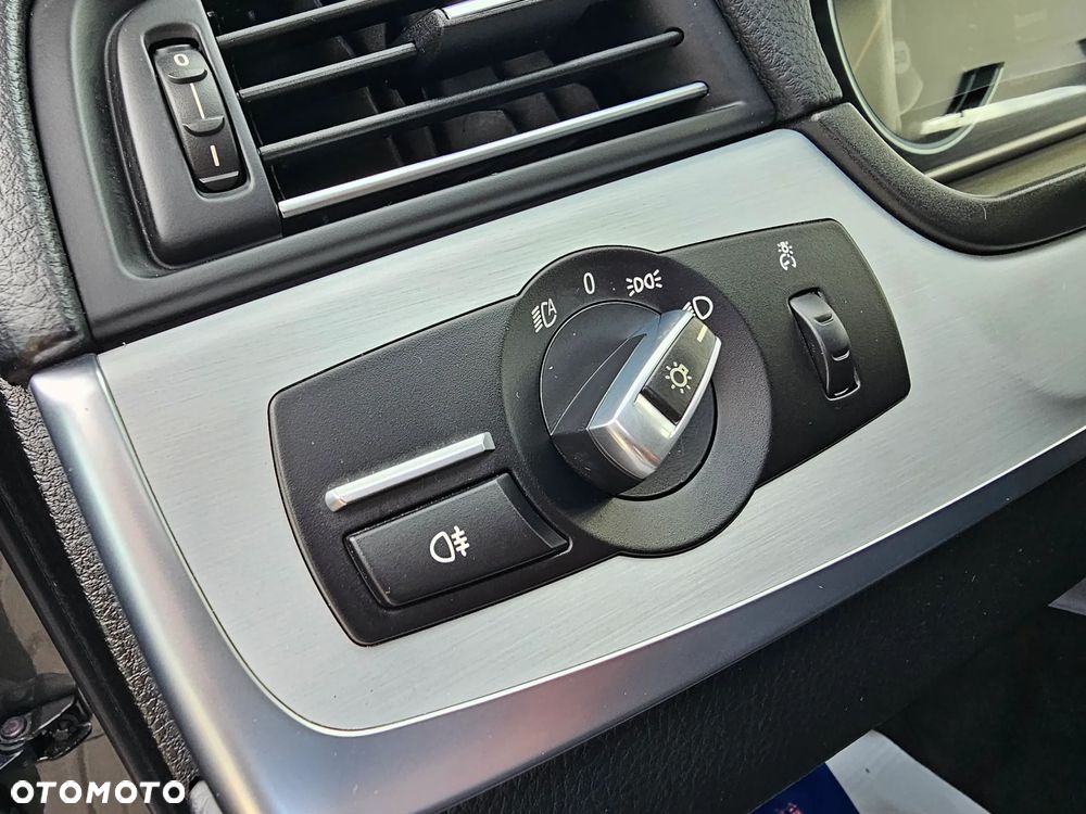 BMW Seria 5 520d - 30