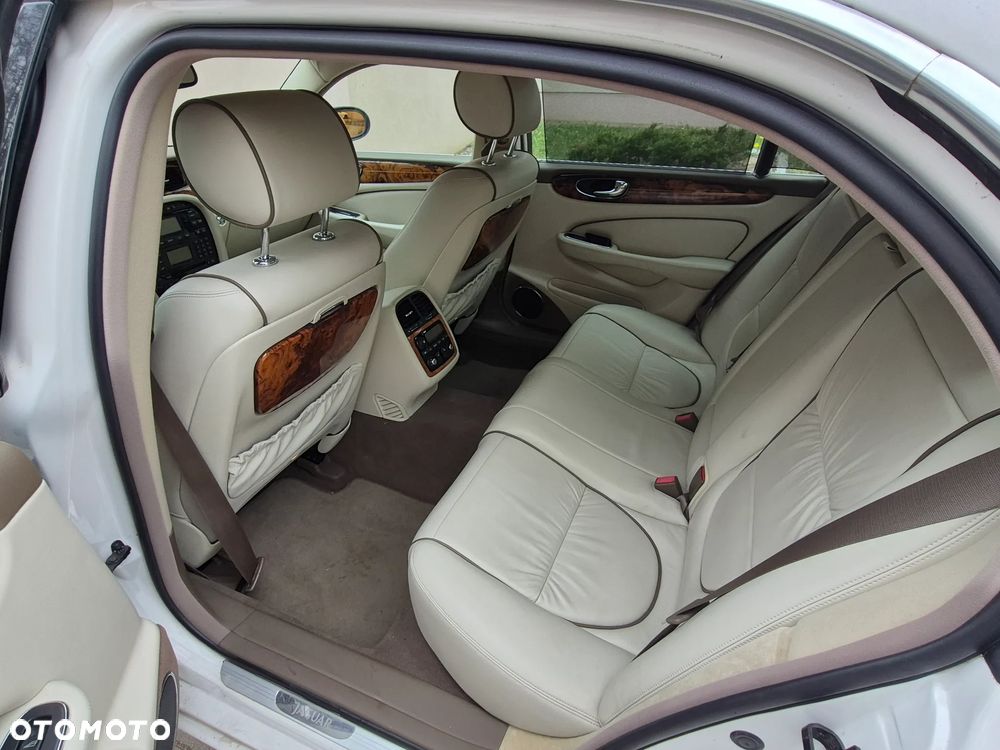 Jaguar XJ XJ8 4.2 LWB - 7