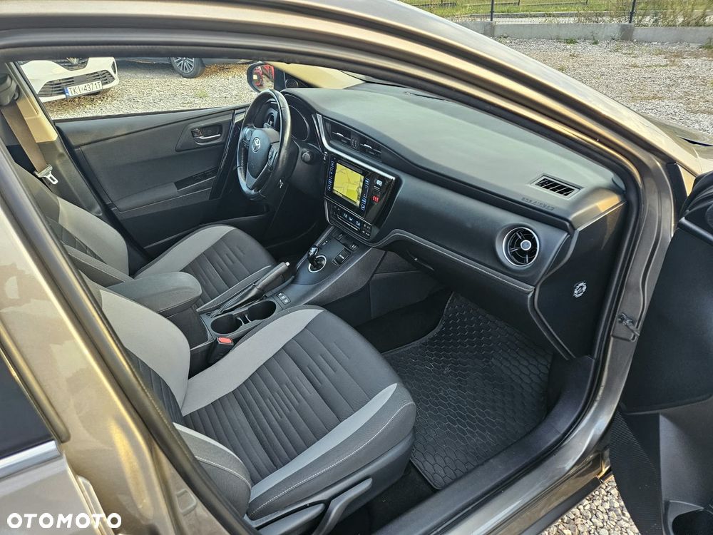 Toyota Auris - 10