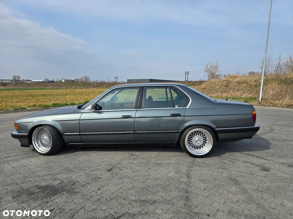 BMW Seria 7 - 11