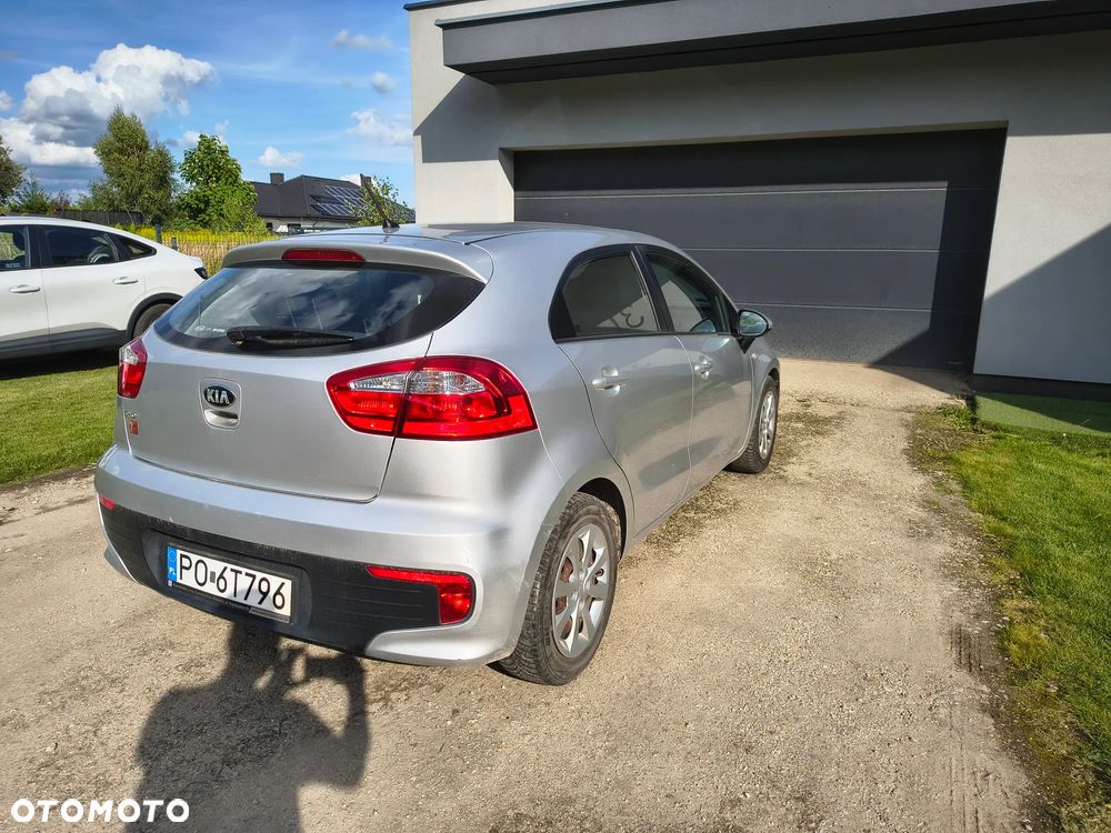 Kia Rio 1.2 L - 9