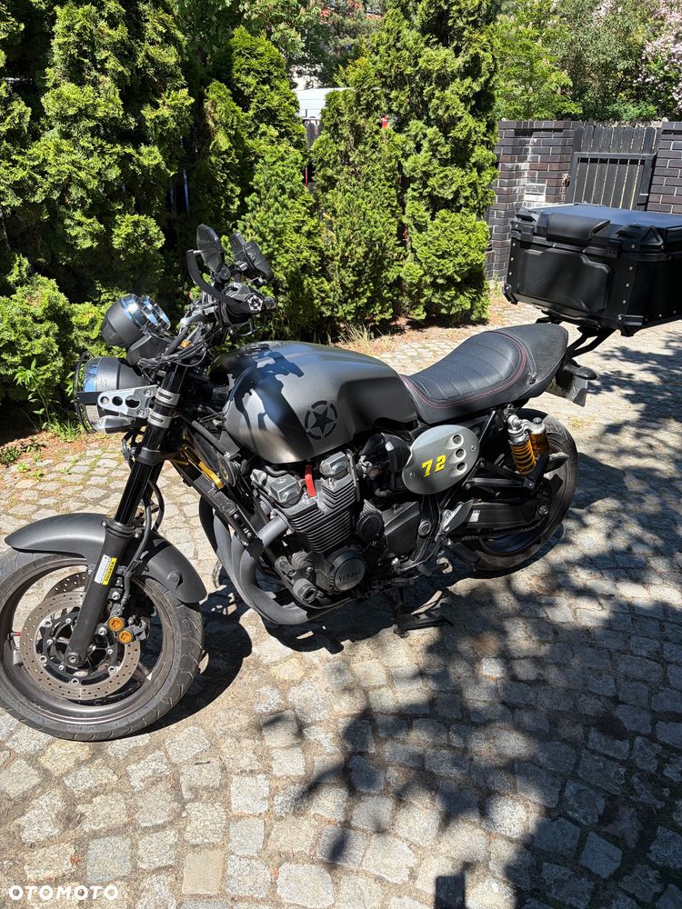 Yamaha XJR - 2