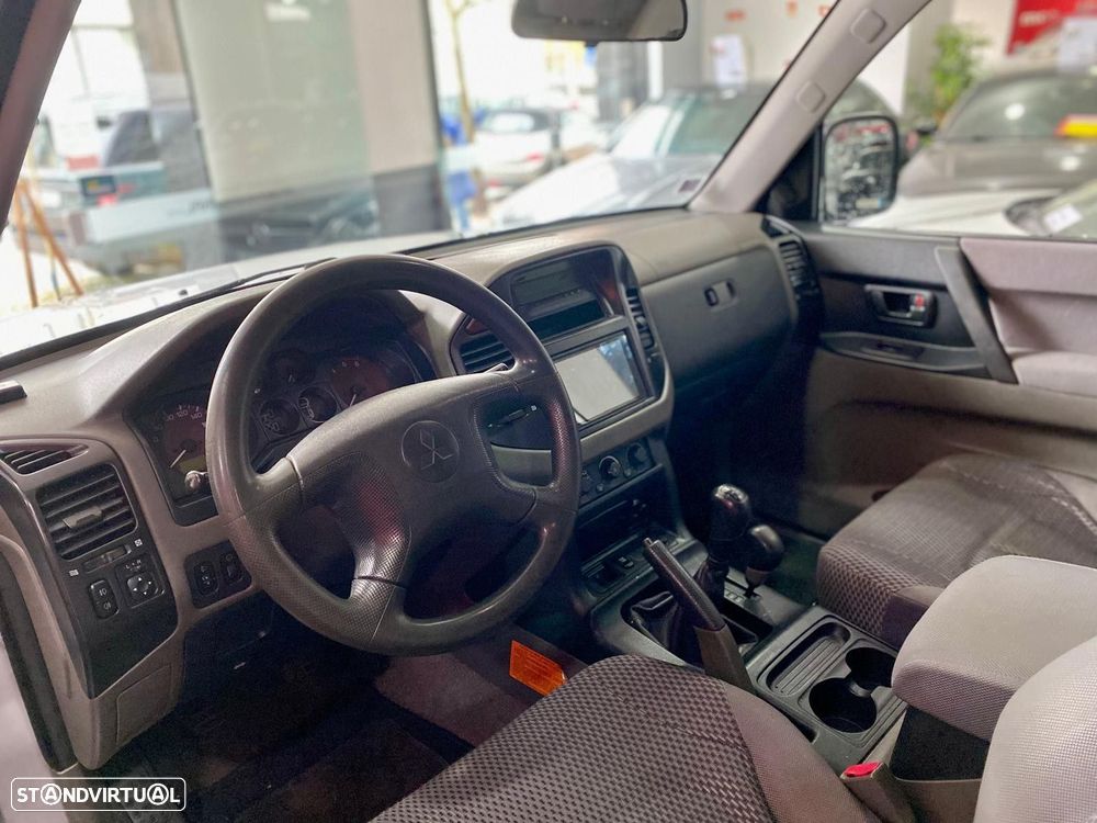 Mitsubishi Pajero 2.5 TD GLX - 15