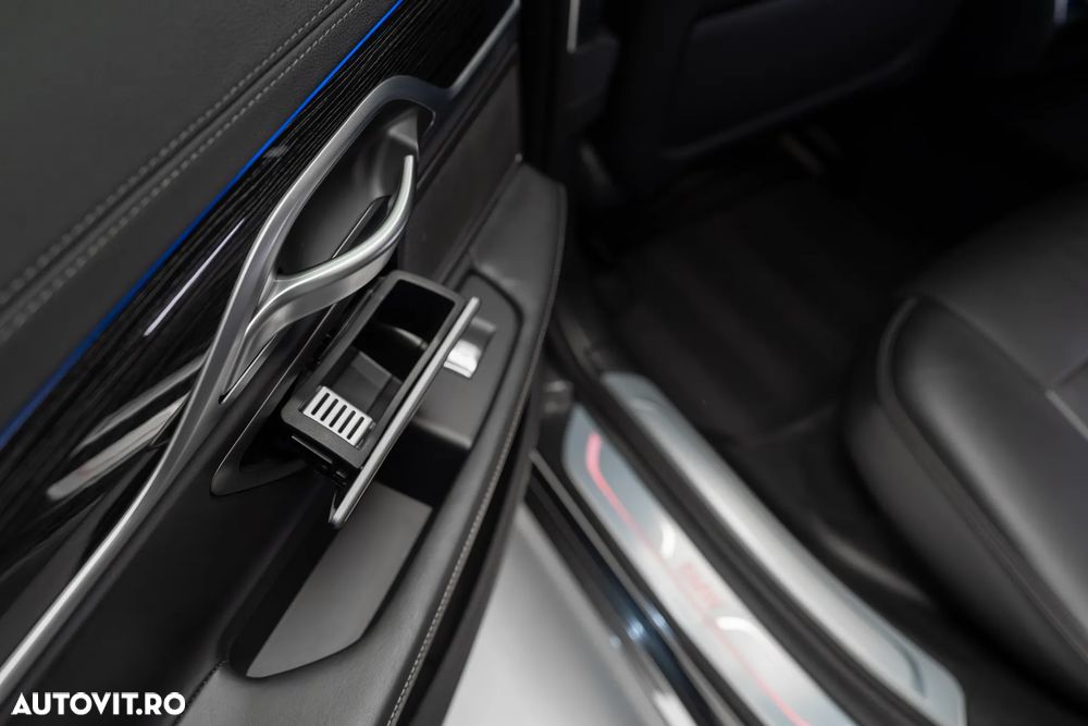 BMW Seria 7 740d xDrive - 28