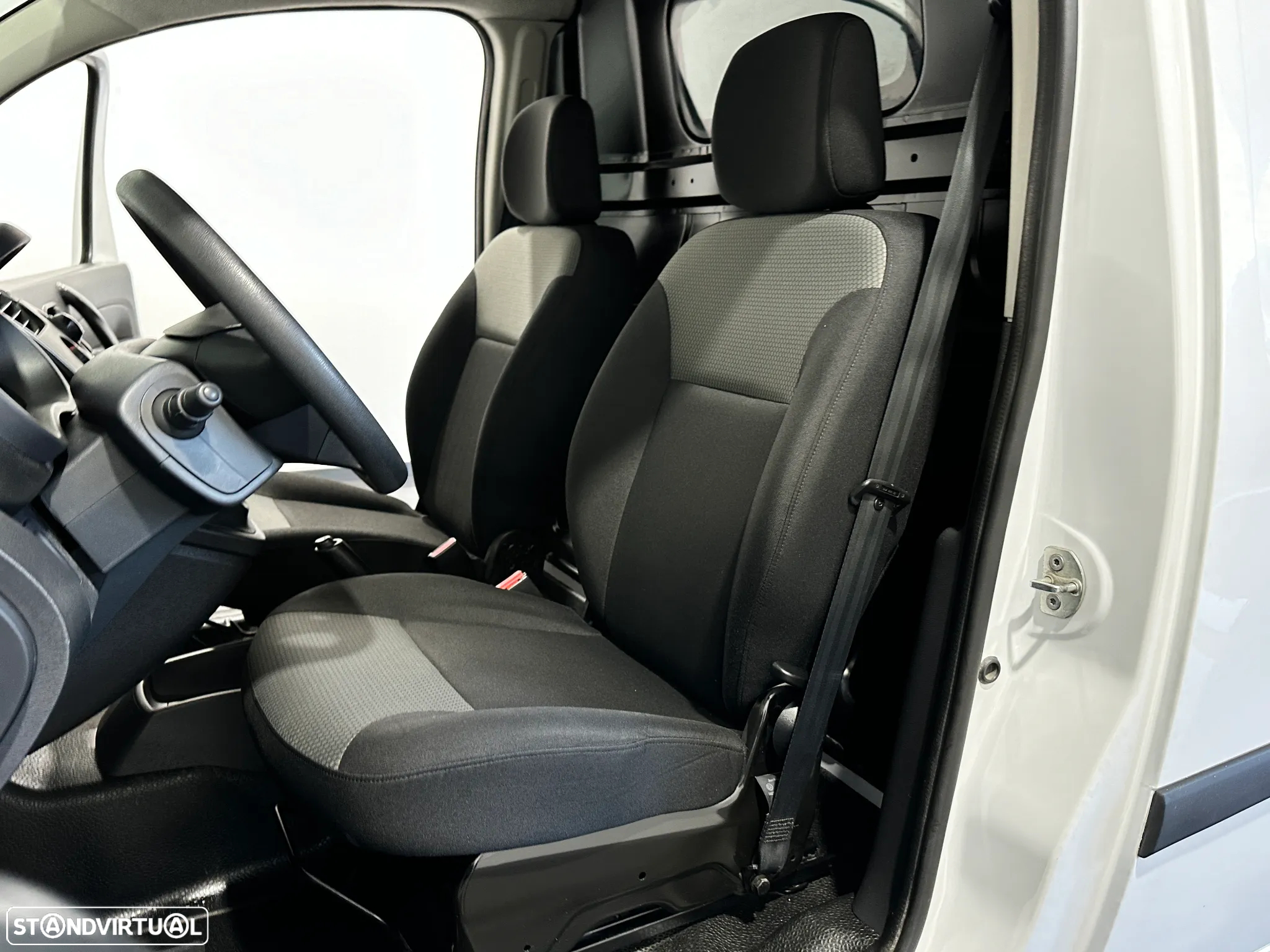 Renault KANGOO Z.E. 33 KW - IVA DEDUTIVÉL - BATERIAS PRÓPRIAS - 28