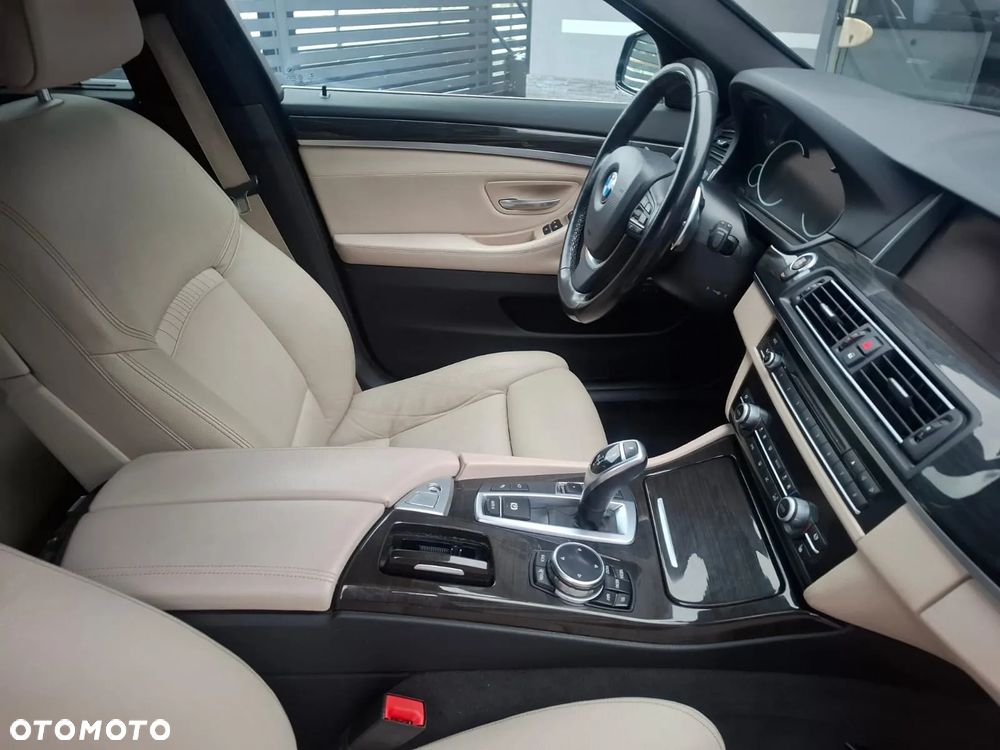 BMW Seria 5 528i Luxury Line - 18