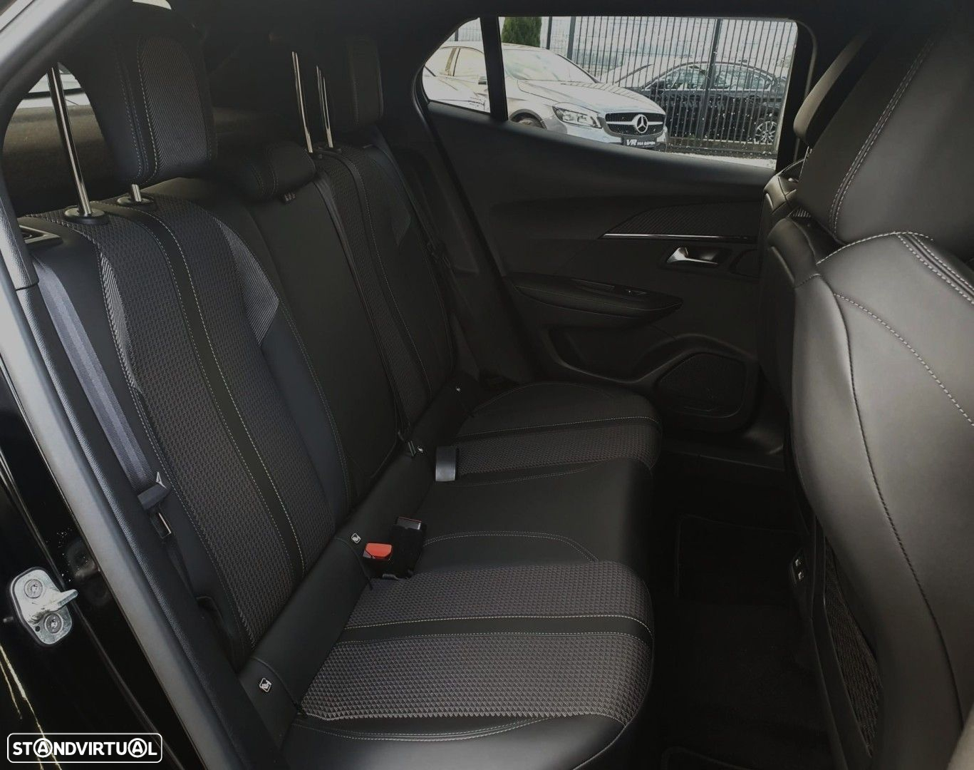 Peugeot 2008 1.2 PureTech GT - 18