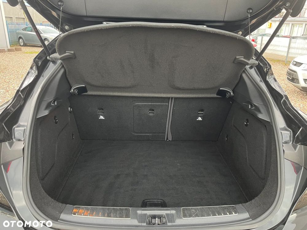 Infiniti Q30 - 38