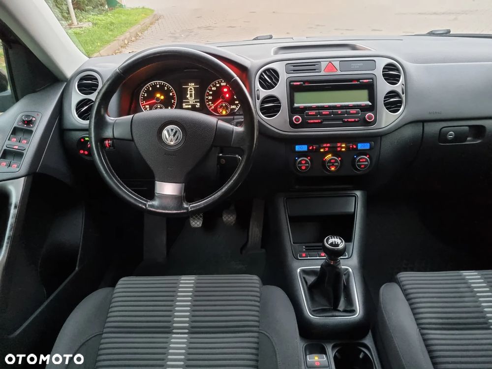 Volkswagen Tiguan - 16