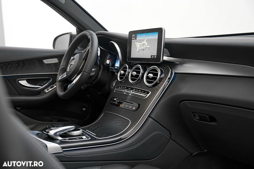 Mercedes-Benz GLC 250 d 4MATIC 9G-TRONIC AMG Line - 10