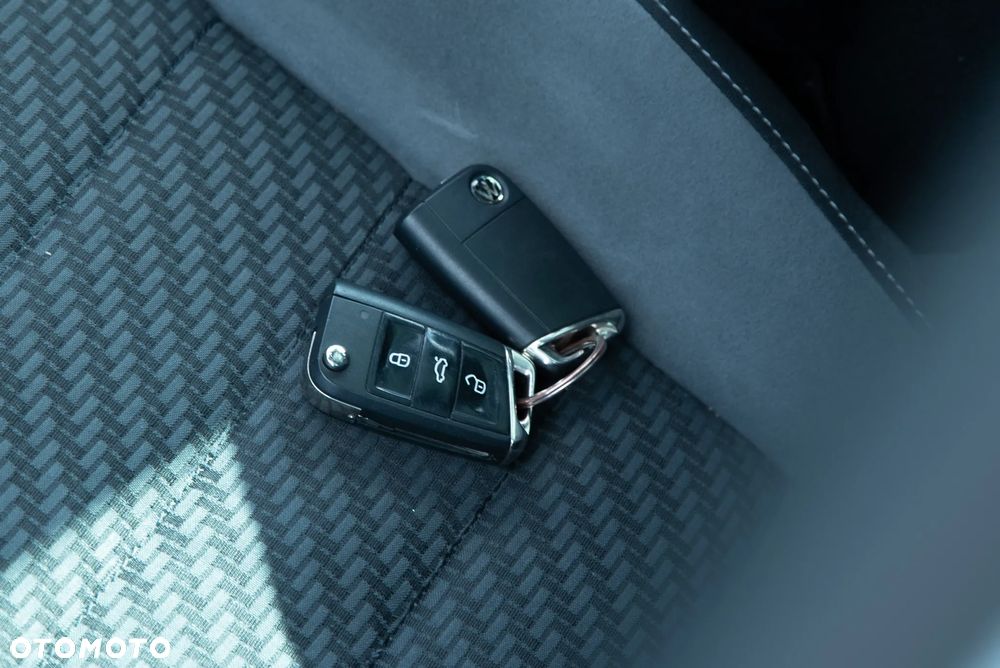 Volkswagen Golf 1.5 TSI EVO R-Line - 25