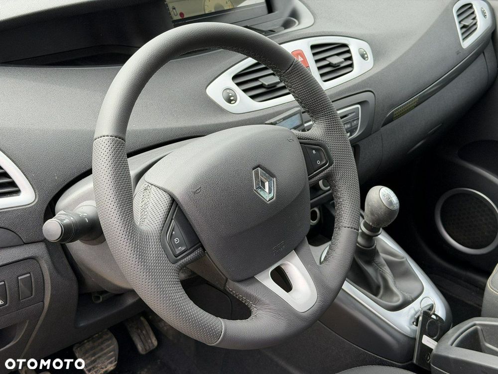 Renault Grand Scenic - 12