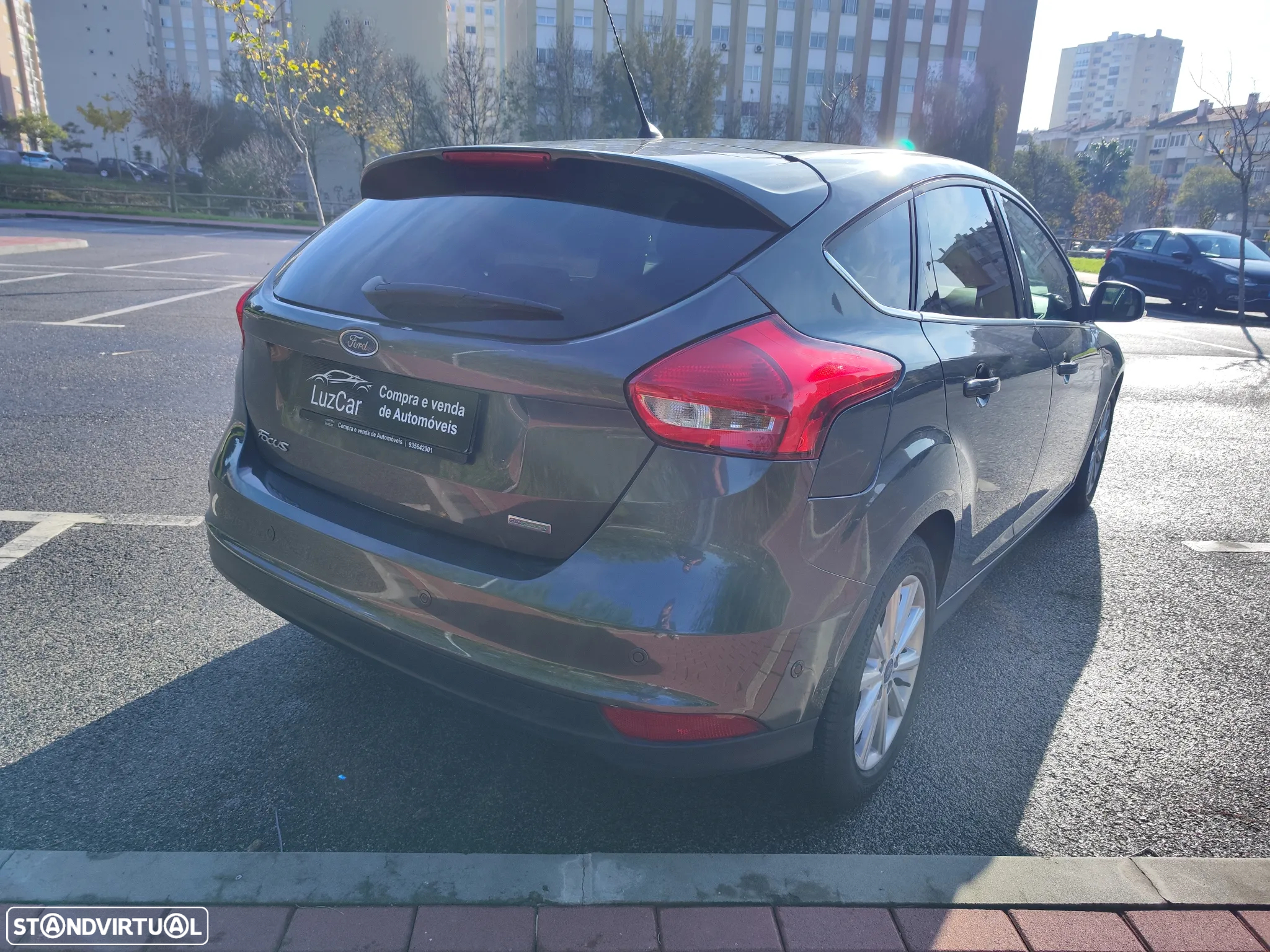 Ford Focus 1.0 SCTi Titanium - 8