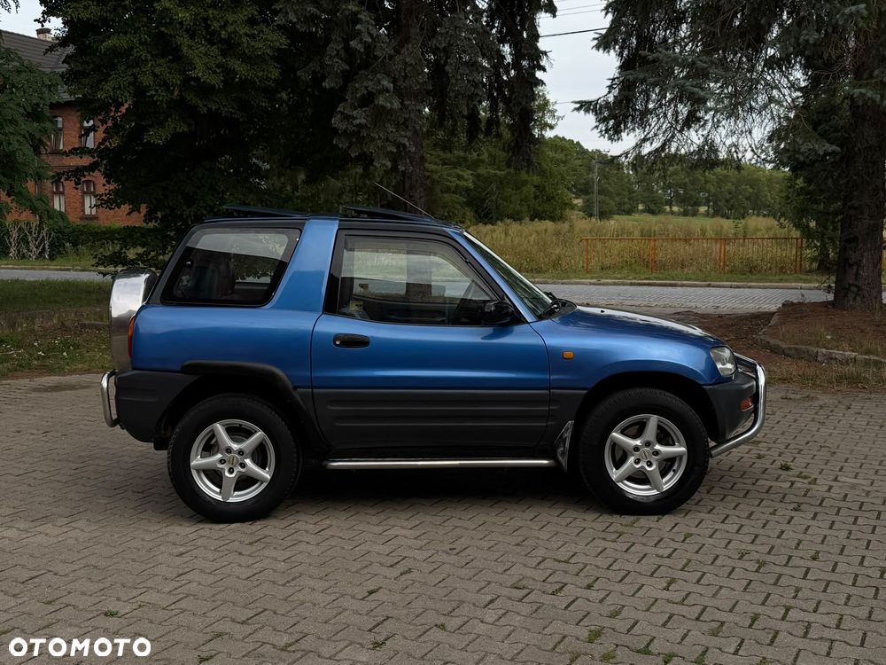 Toyota RAV4 2.0 - 5