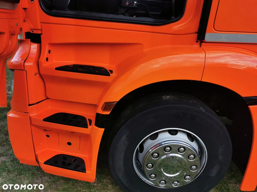 Mercedes-Benz Actros - 19