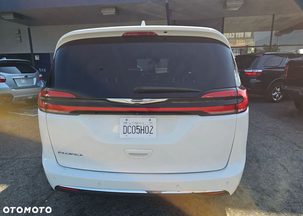 Chrysler Pacifica - 6