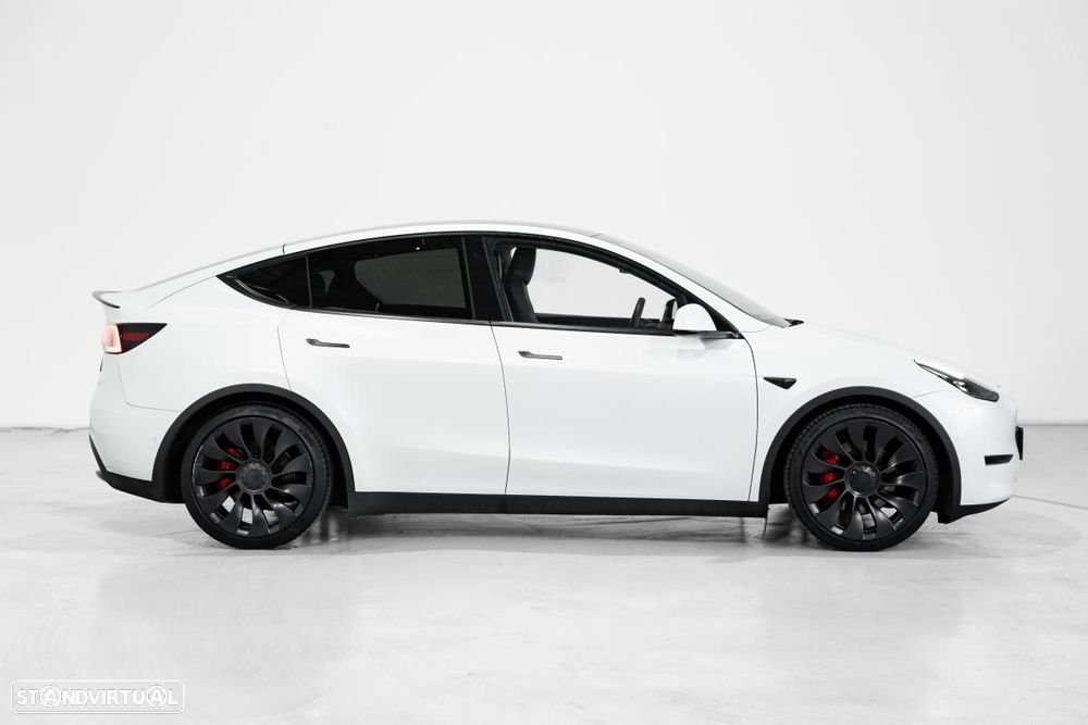 Tesla Model Y 2022 photo 2