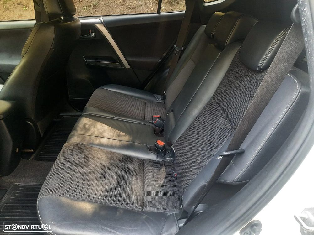 Toyota RAV4 2.0 D-4D Comfort+P.Sport - 12