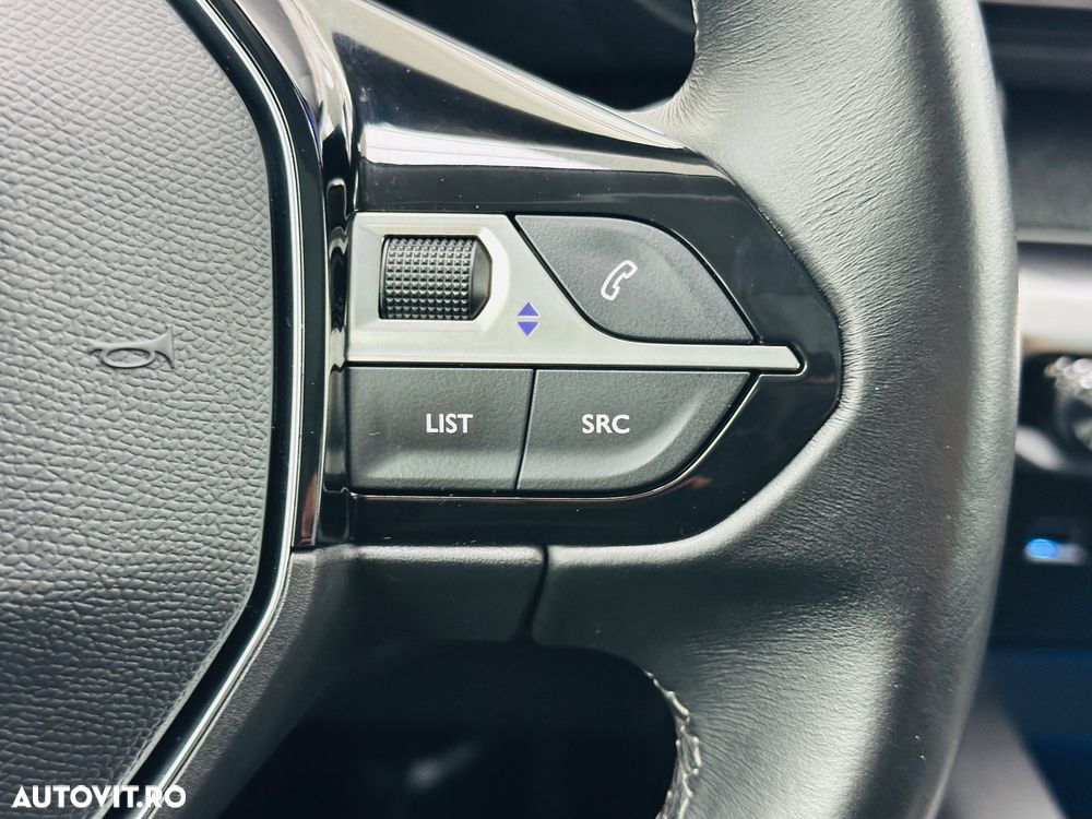 Peugeot 3008 PureTech 130 Stop & Start GPF Allure Pack - 28