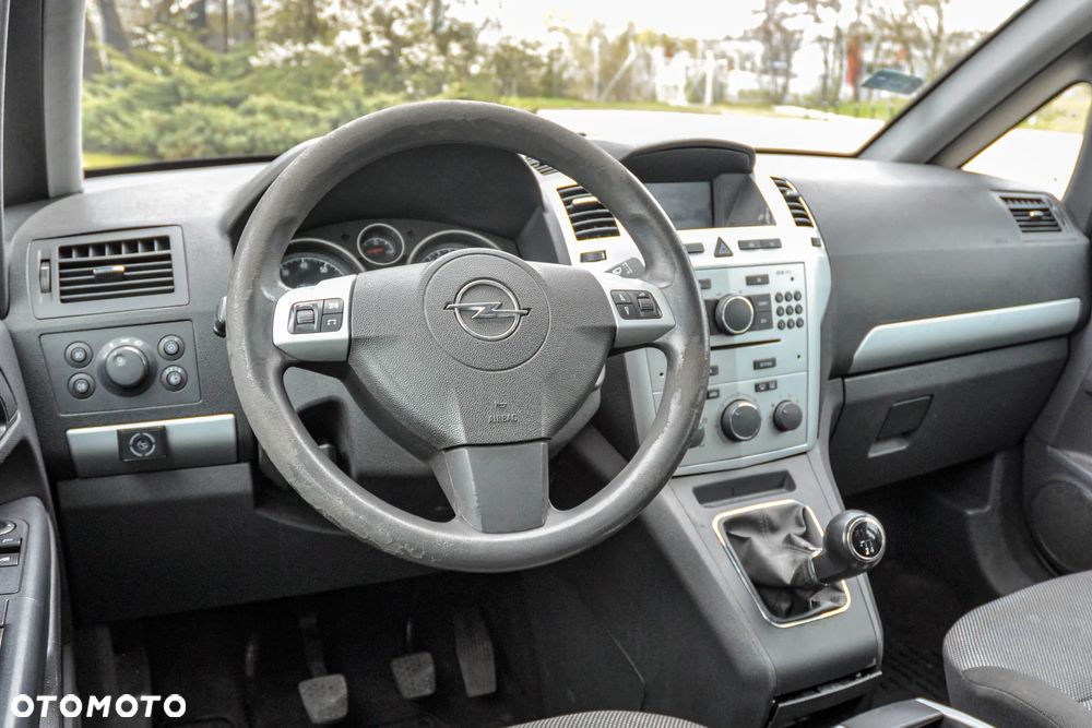 Opel Zafira - 9