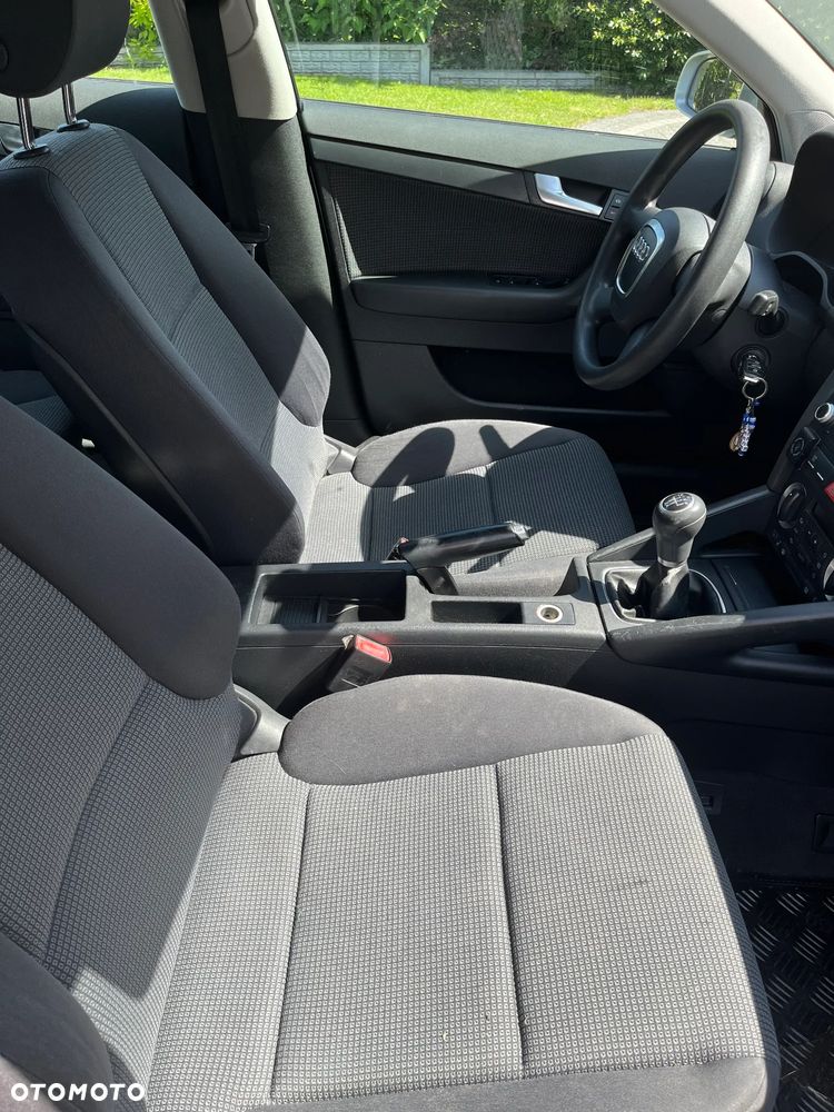 Audi A3 Sportback 1.6 Ambiente - 8
