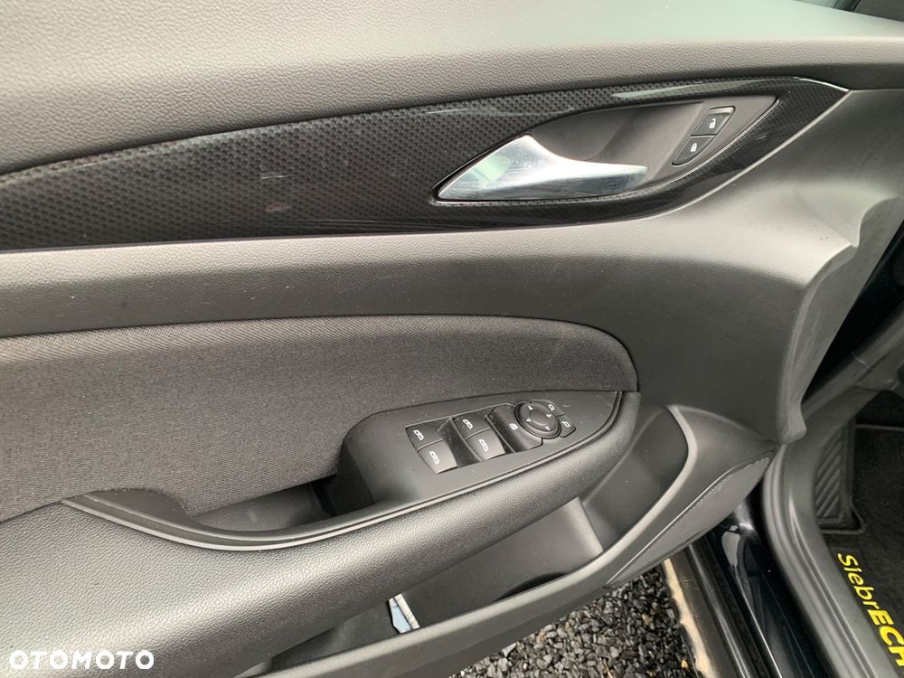 Opel Insignia - 16