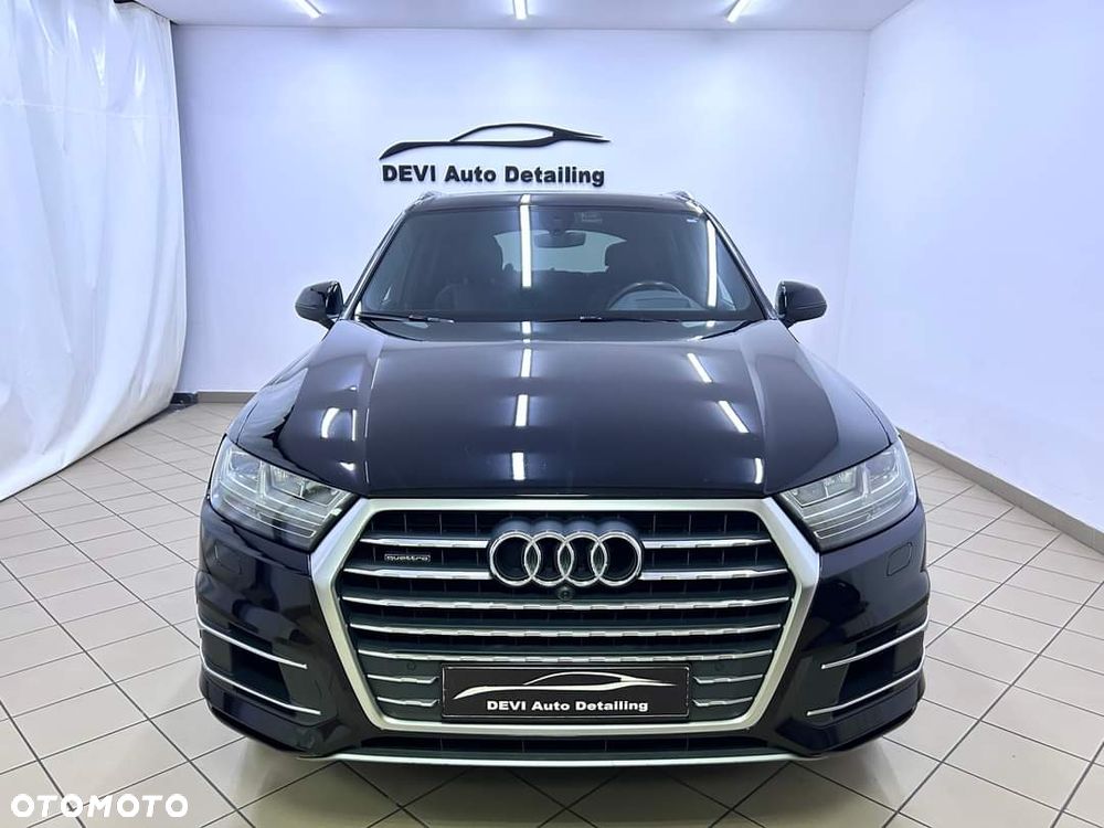 Audi Q7 - 1