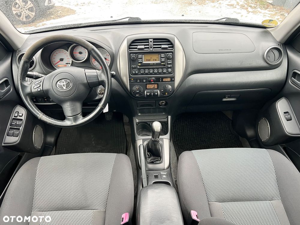 Toyota RAV4 D-4D 4x4 Sol - 11