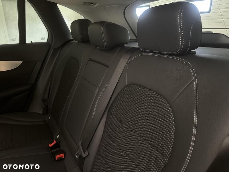 Mercedes-Benz GLC - 22