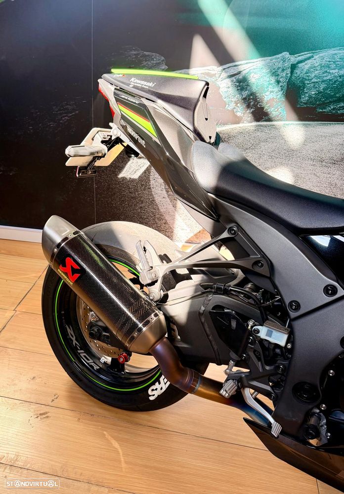 Kawasaki Ninja ZX10R - 11