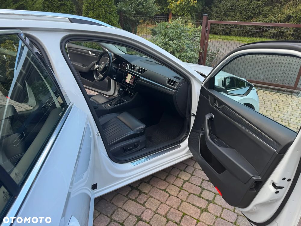 Skoda Superb Combi 2.0 TDI DSG Premium Edition - 11