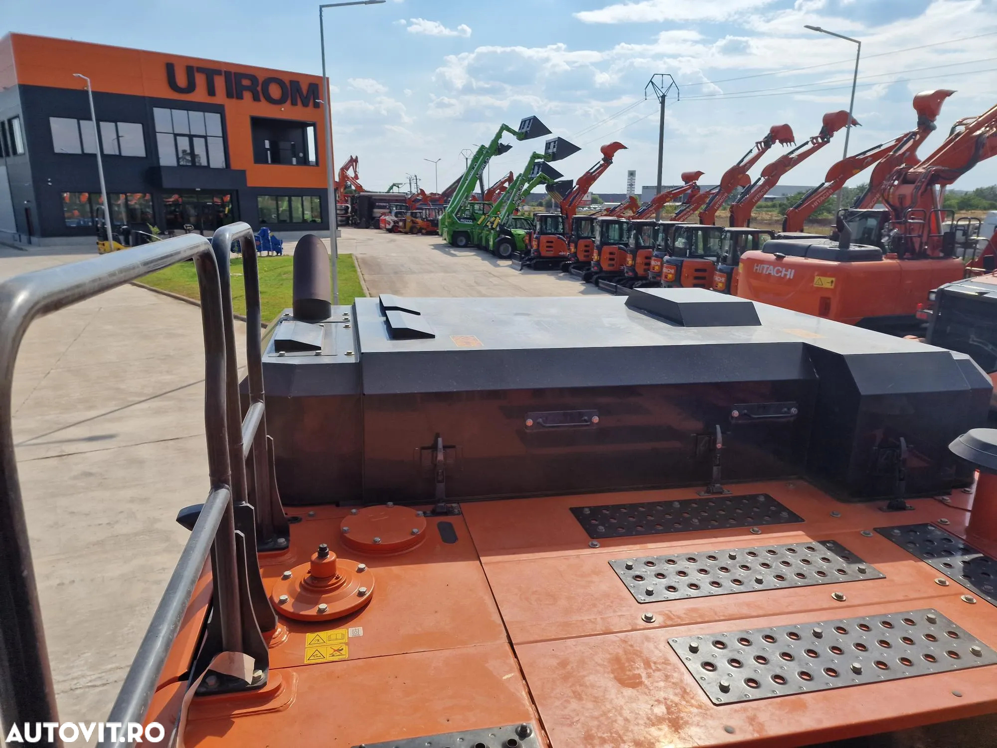Hitachi ZX350-7, 2020, 9.420h, Cupa 2,2mc NOUA-94.900 Eur+Tva, Masa operationala 26,5t, Consum mediiu 14,1l/h, camera spate, camere laterale, inst picon, AC climatronic, Scaun operator pneumatic, lant 90% ok, STARE FOARTE BUNA, posibil leasing 5 ani-94900Eur - 32