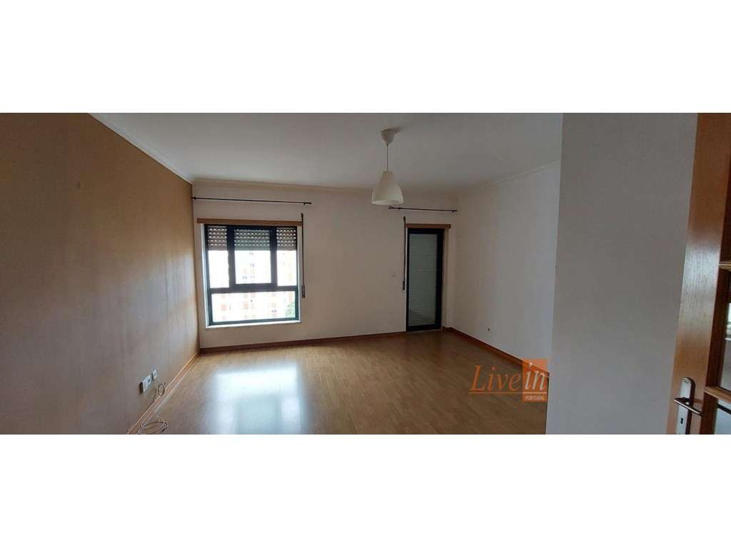 Apartamento T2 no Carregado - Grande imagem: 2/9